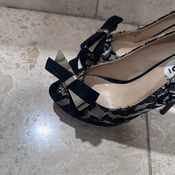 Guess platform pumps - Picture 2 of 4